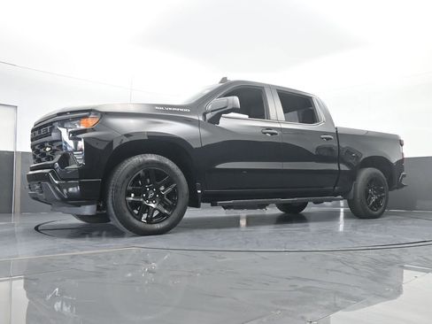 Used 2023 Chevrolet Silverado 1500 Custom image 57