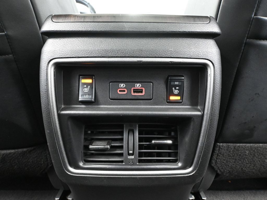 Used 2024 Nissan Murano Platinum AWD/4WD image 34