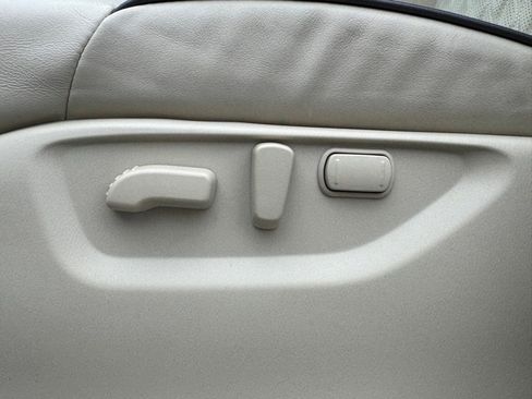 Used 2024 INFINITI QX80 Sensory image 12