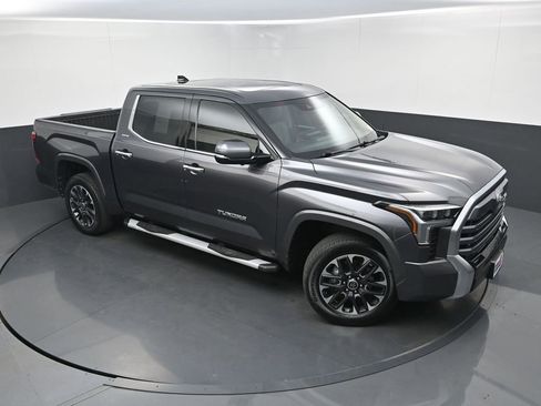 Used 2023 Toyota Tundra Limited image 33