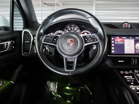 Certified 2022 Porsche Cayenne AWD/4WD image 13