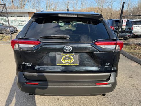 Used 2019 Toyota RAV4 LE w/ All Weather Liner Package image 6