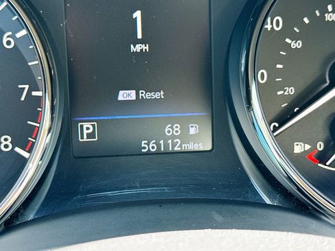 Used 2018 Nissan Rogue SV FWD image 12