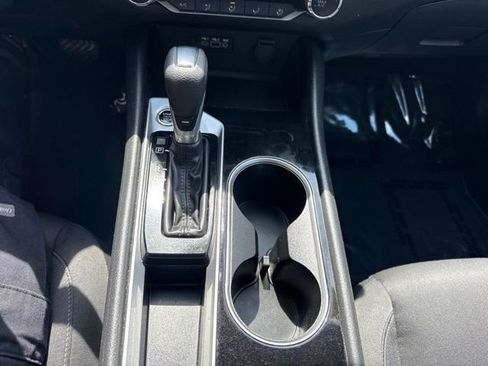 Used 2024 Nissan Altima 2.5 SV FWD image 13