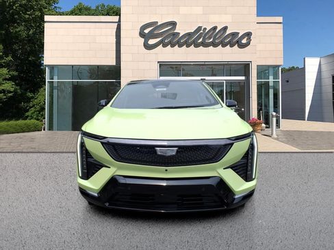 New 2027 Cadillac Optiq Sport w/ LPO, Floor Liner Package AWD/4WD image 8
