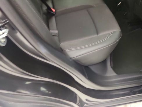 Certified 2025 Buick Encore GX Preferred FWD image 31