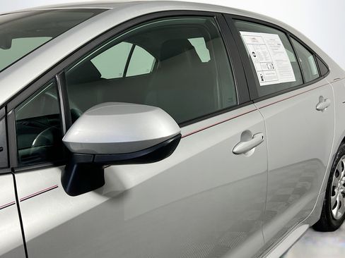 Used 2025 Toyota Corolla LE image 13