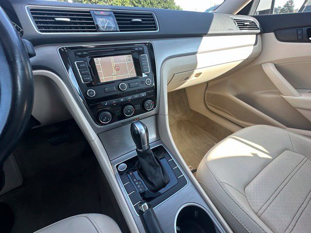 Used 2015 Volkswagen Passat 1.8T SE FWD image 16