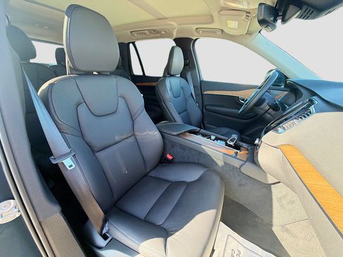 Used 2025 Volvo XC90 B5 Plus w/ Protection Package Premier image 15