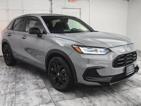 Used 2025 Honda HR-V Sport image 3