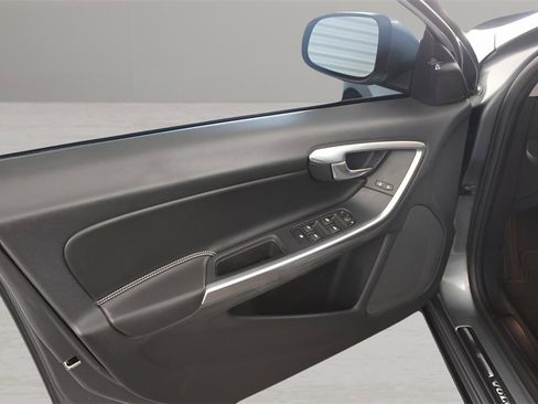 Used 2017 Volvo S60 T5 Dynamic image 30