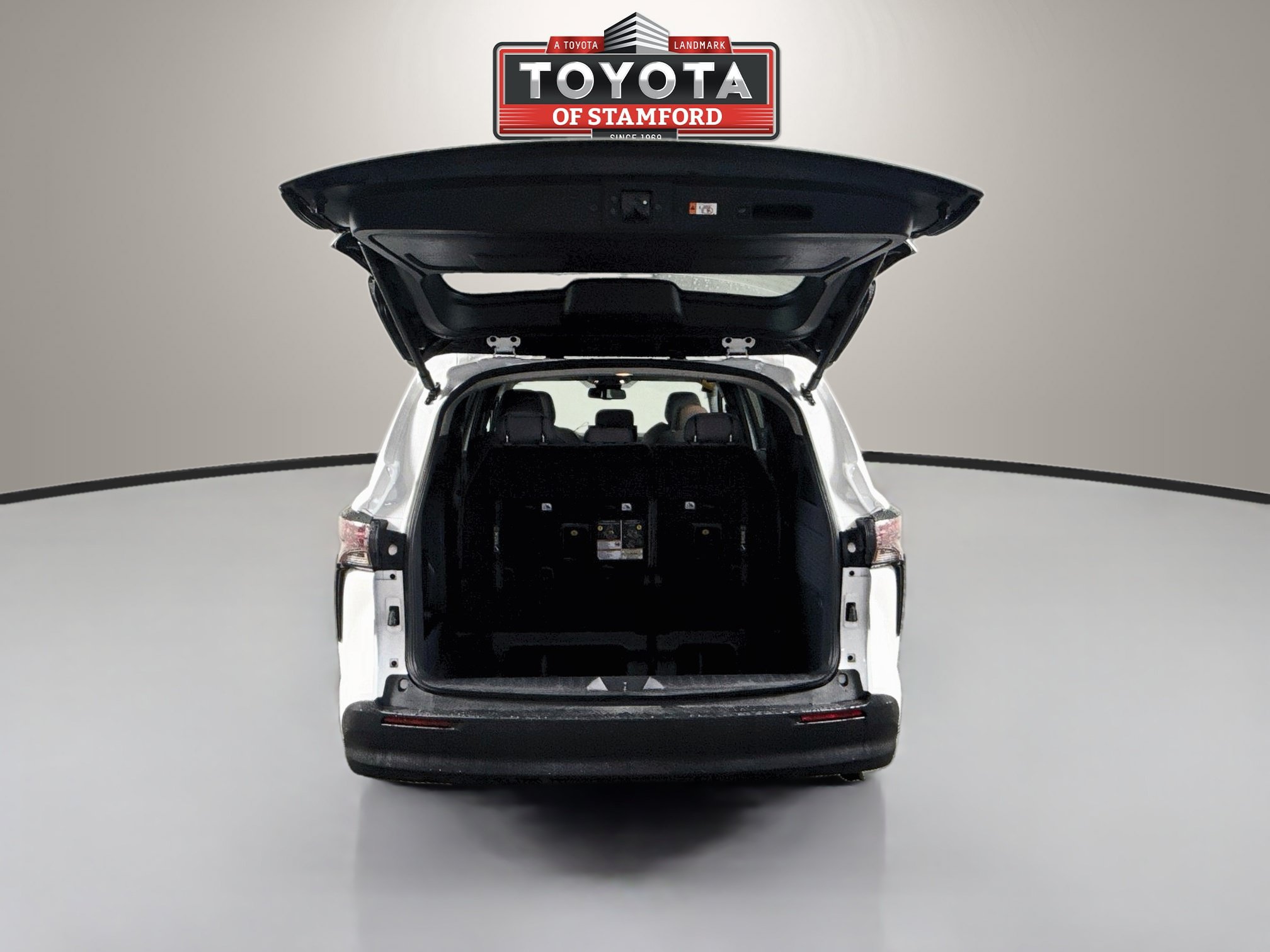 Certified 2026 Toyota Sienna LE AWD/4WD image 24