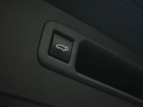 Used 2023 Toyota Highlander XLE FWD image 71