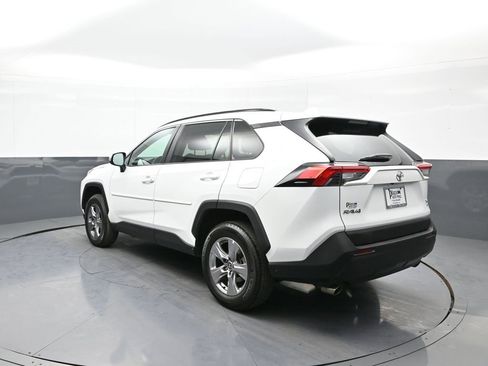 Certified 2022 Toyota RAV4 XLE image 8