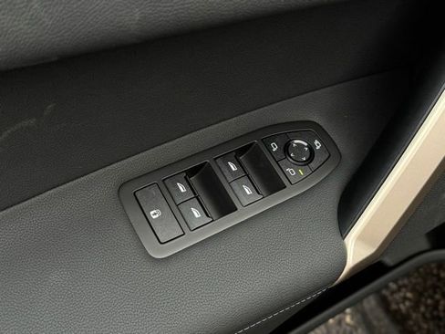 New 2026 BMW iX xDrive60 image 15