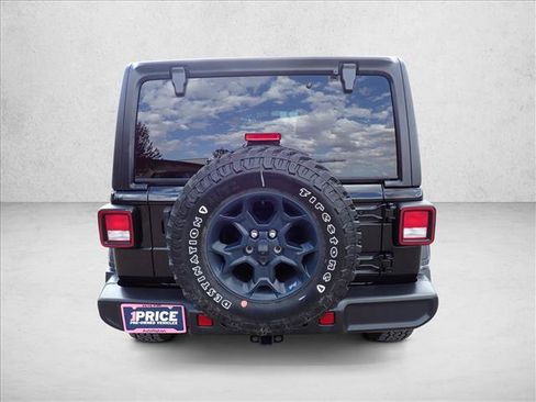 Used 2023 Jeep Wrangler Unlimited w/ Cold Weather Group AWD/4WD image 3