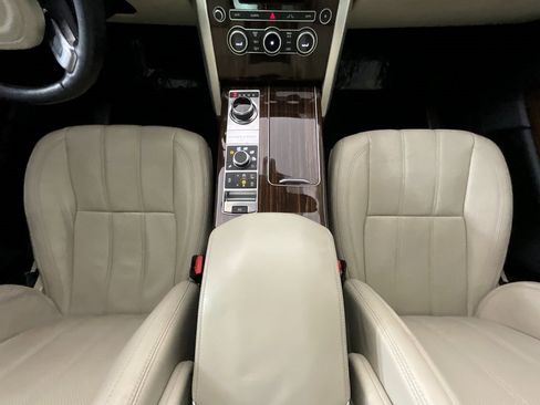 Used 2017 Land Rover Range Rover HSE image 14