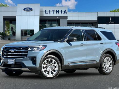 Used 2025 Ford Explorer Active w/ Active Comfort Package AWD/4WD image 1