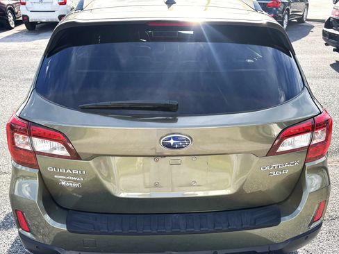 Used 2017 Subaru Outback 3.6R Touring AWD/4WD image 41
