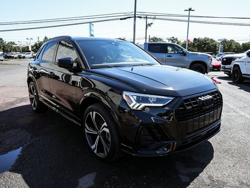 Used 2023 Audi Q3 2.0T Premium Plus w/ Premium Plus Package AWD/4WD image 3