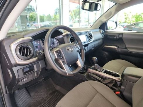 Certified 2017 Toyota Tacoma SR5 w/ Tow Package AWD/4WD image 16