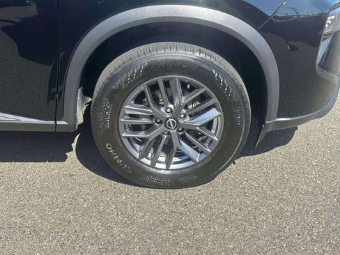 Used 2025 Nissan Rogue S AWD/4WD image 7