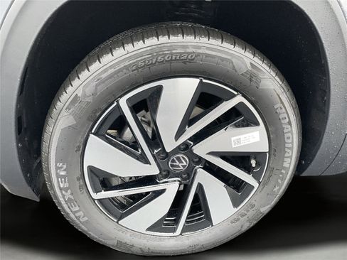 New 2026 Volkswagen Atlas SEL image 13