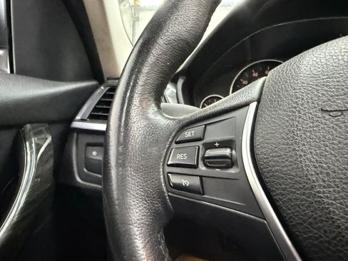 Used 2014 BMW 320i xDrive Sedan AWD/4WD image 16