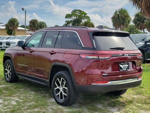 Used 2025 Jeep Grand Cherokee Limited RWD image 3