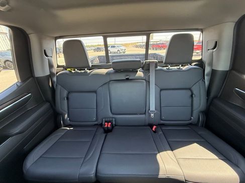 Used 2024 GMC Sierra 1500 SLT image 12