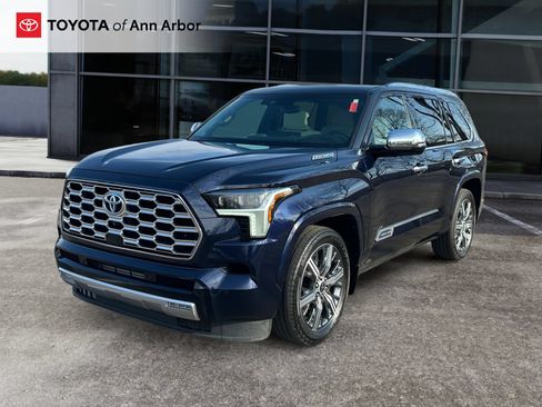 Used 2023 Toyota Sequoia Capstone AWD/4WD image 9