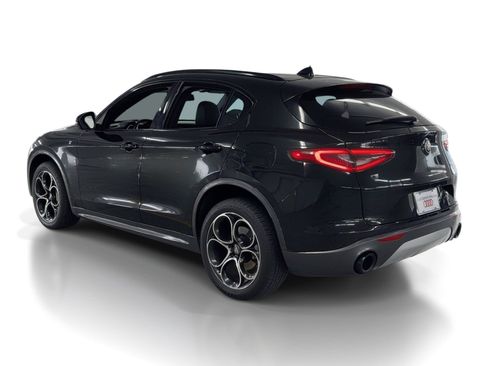 Used 2024 Alfa Romeo Stelvio Ti image 3