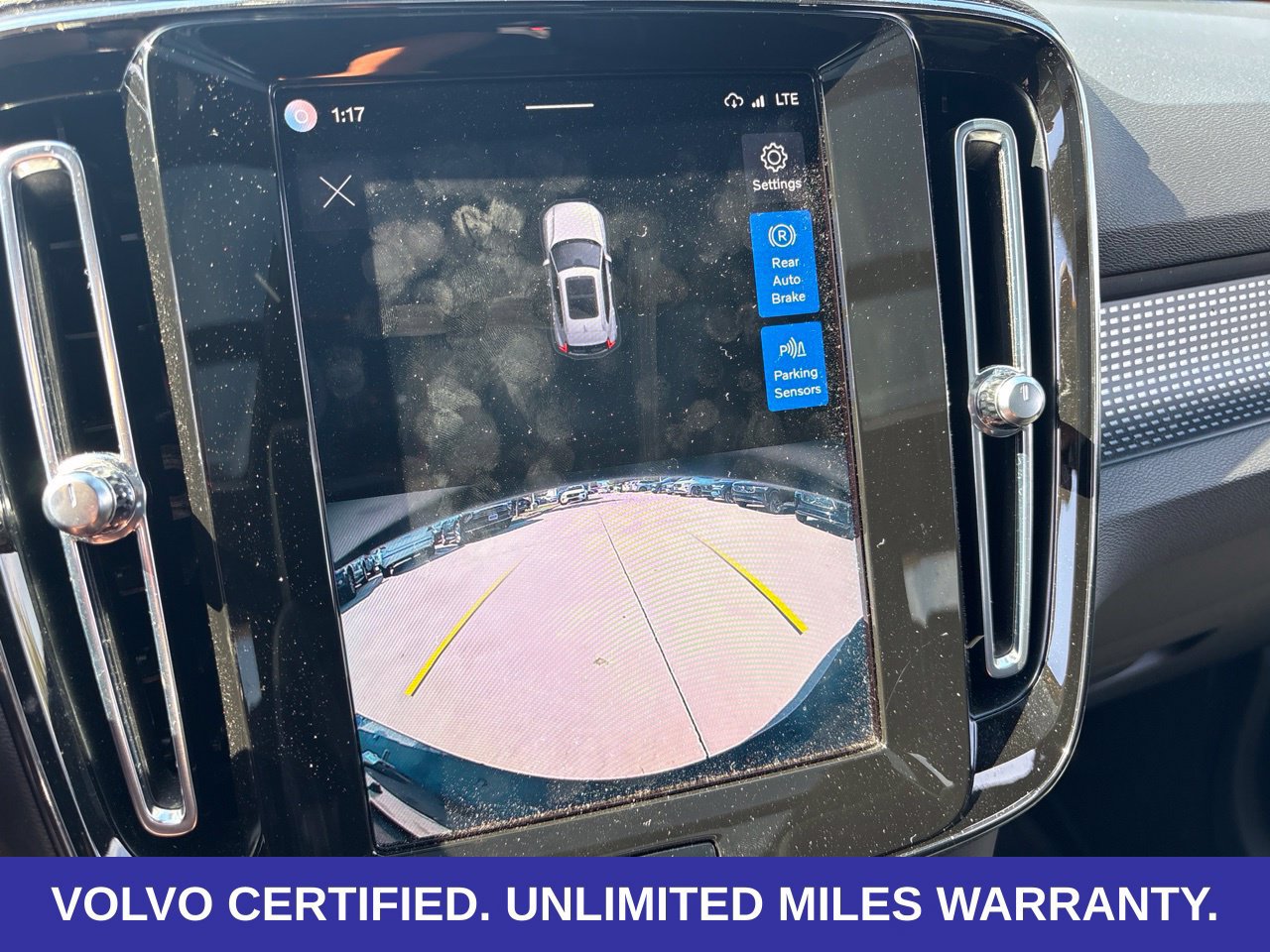 Certified 2023 Volvo XC40 B5 Plus w/ Protection Package Premier AWD/4WD image 25