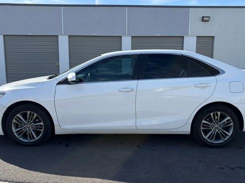 Used 2016 Toyota Camry SE FWD image 2