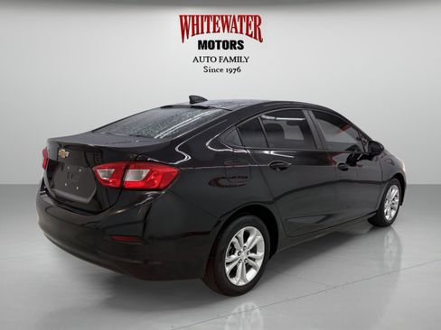 Used 2019 Chevrolet Cruze LS w/ LS Convenience Package FWD image 4