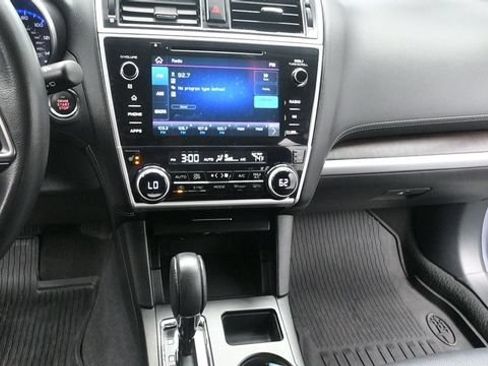 Used 2019 Subaru Outback 2.5i Limited AWD/4WD image 12