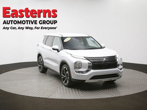 Used 2024 Mitsubishi Outlander SE image 51