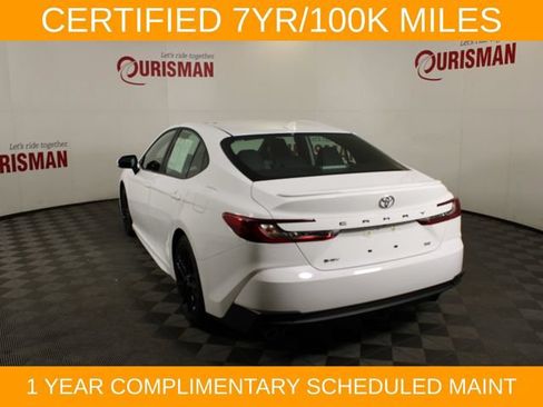 Used 2025 Toyota Camry SE FWD image 6