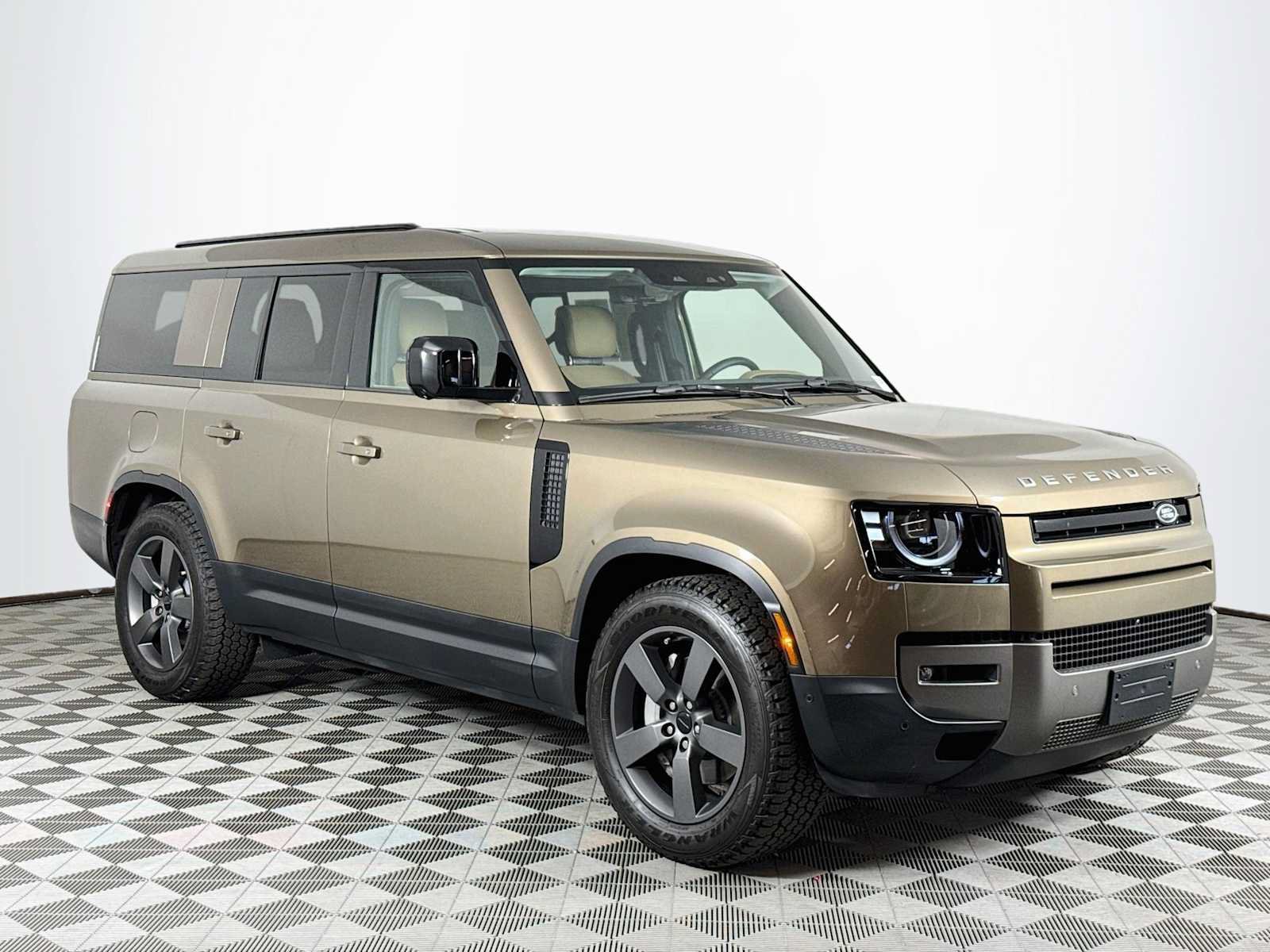 Used 2026 Land Rover Defender 130 S AWD/4WD image 3