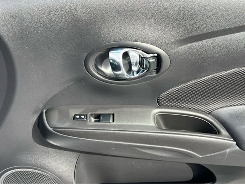Used 2018 Nissan Versa SV FWD image 19