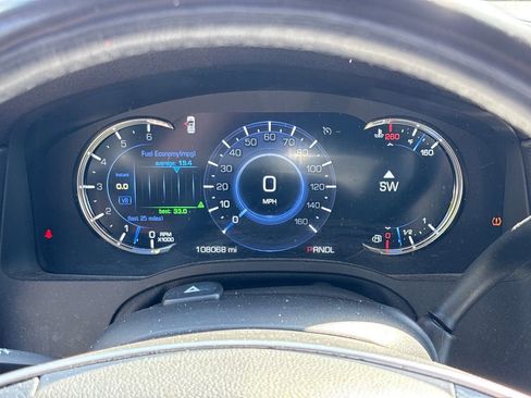 Used 2018 Cadillac Escalade 2WD image 21