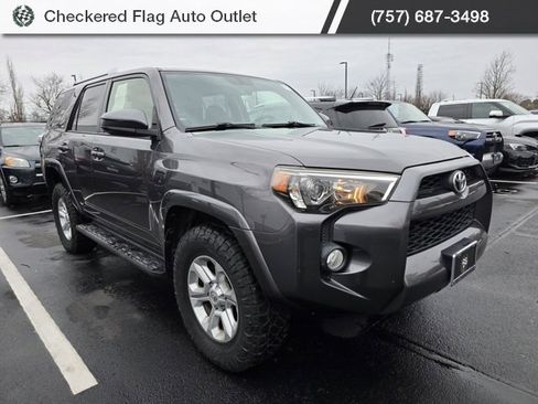 Used 2017 Toyota 4Runner SR5 image 3