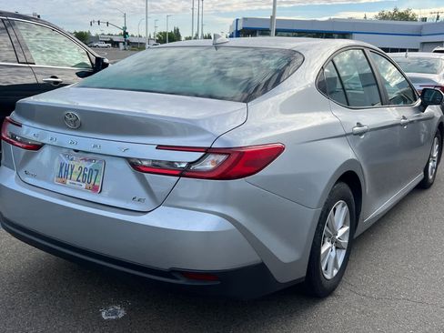 Used 2025 Toyota Camry LE image 4