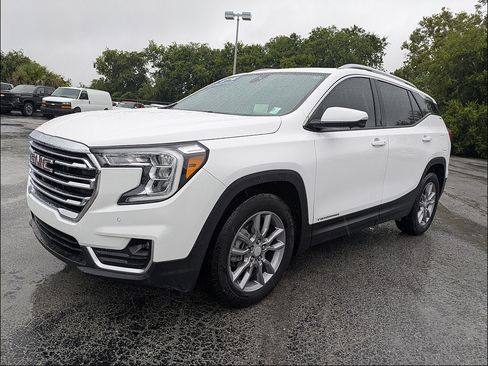 Used 2022 GMC Terrain SLT w/ Tech Package FWD image 8