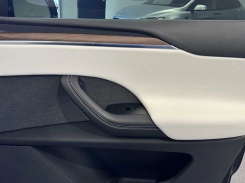 Used 2023 Tesla Model X AWD/4WD image 7