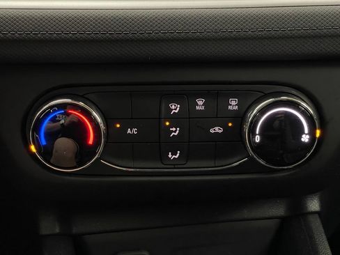 Used 2024 Chevrolet TrailBlazer LS w/ LS Convenience Package FWD image 23