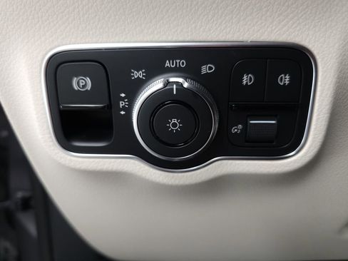 Certified 2026 Mercedes-Benz GLB 250 4MATIC image 9