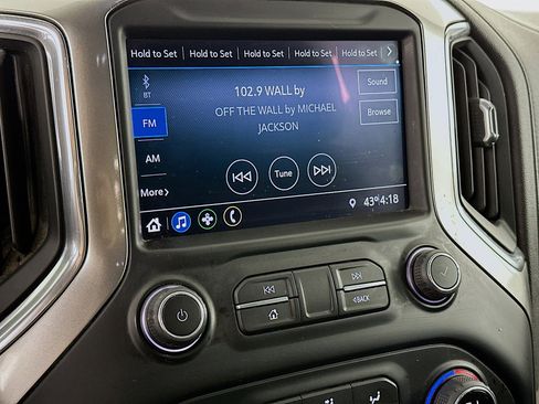 Used 2021 Chevrolet Silverado 1500 LT image 21