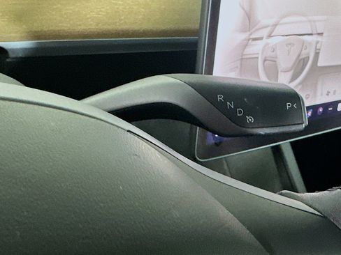 Used 2022 Tesla Model Y Performance image 23