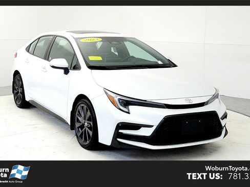 Certified 2023 Toyota Corolla SE image 1